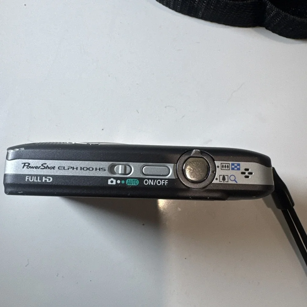Canon PowerShot ELPH 100 HS 12.1 Mega Pixels 4X Zoom Bundle WORKS- READ DETAILS*